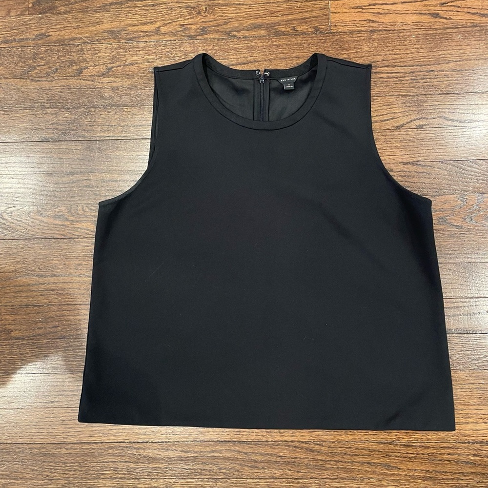Ann Taylor Classic Black Sleeveless Blouse size XL perfect for office layering